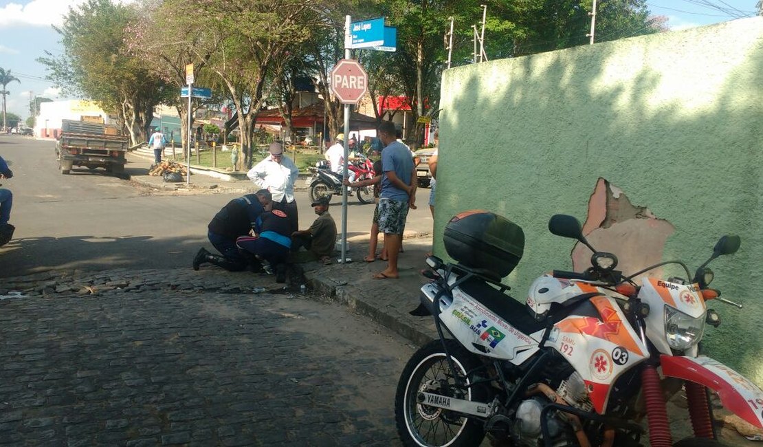 Homem supostamente embriagado é atropelado ao atravessar a rua, em Arapiraca