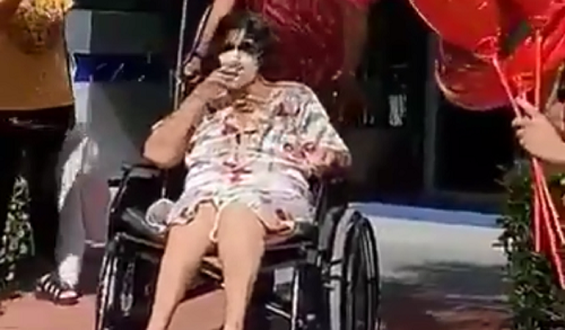 VÍDEO. Diagnosticada com Covid-19, Dona Maria do cartório recebe alta hospitalar