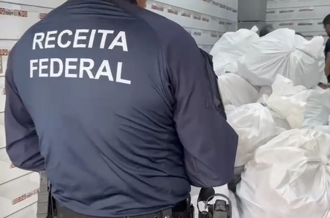 Delegado fala sobre operação que apreendeu produtos ilegais no centro de Maceió