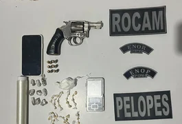 Homem é preso ao ser flagrado com arma e drogas, em Arapiraca