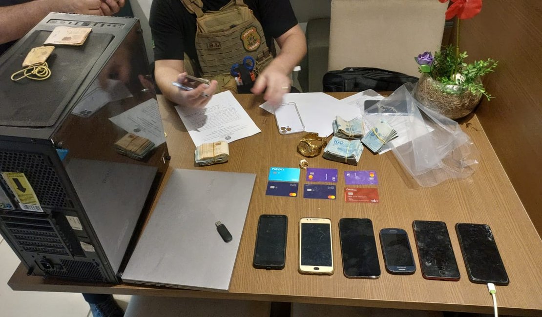 Polícia Federal deflagra operação contra grupo que fraudava auxílio emergencial em Alagoas