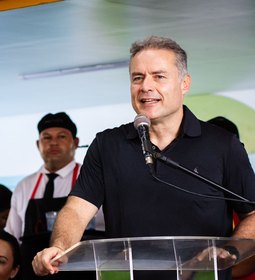 Programa de creches avança e pode gerar até 6 mil empregos em Alagoas, celebra Renan Filho