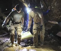 Marinha tailandesa divulga vídeo de resgate de garotos em caverna