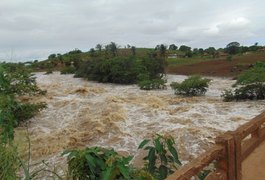 [VÍDEO] Após fortes chuvas, paisagem mostra a grandiosidade do rio Poção em Arapiraca