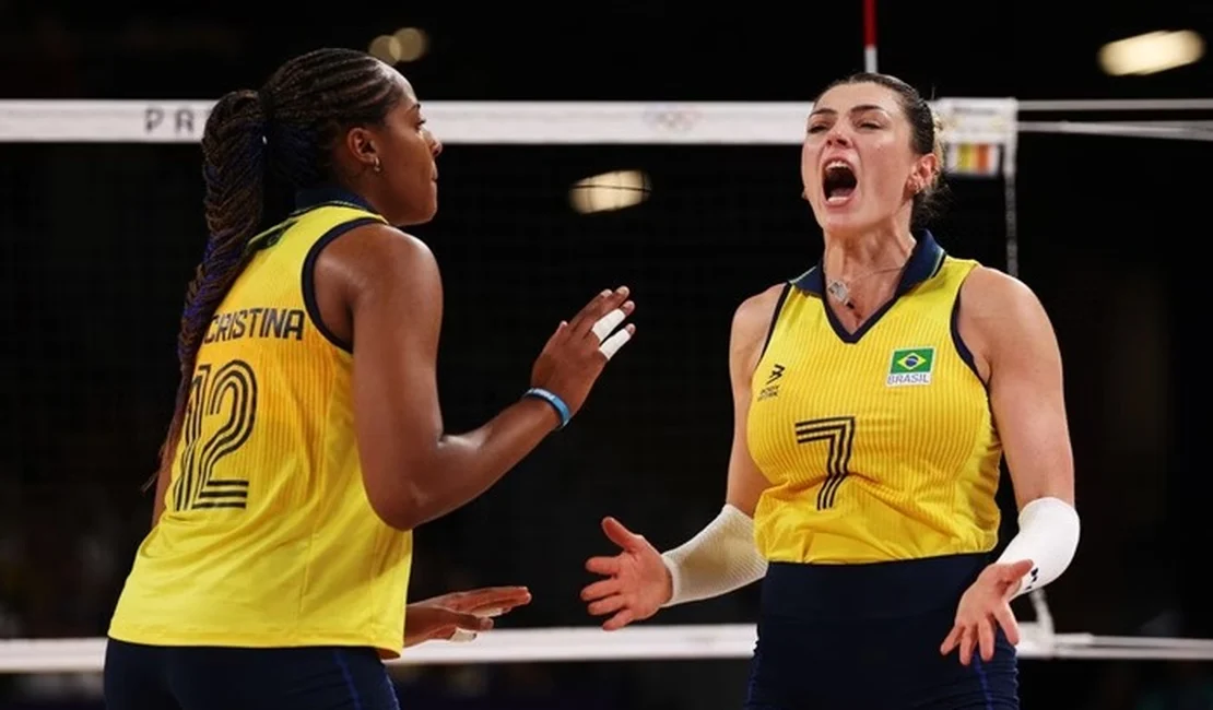 Brasil vence Polônia e termina fase de grupos do vôlei feminino invicto