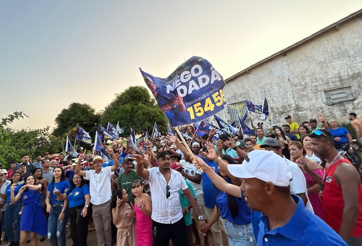 Candidato a vereador, Nego Dadá mobiliza multidão em carreata e reúne eleitores ﻿de Lagoa da Canoa