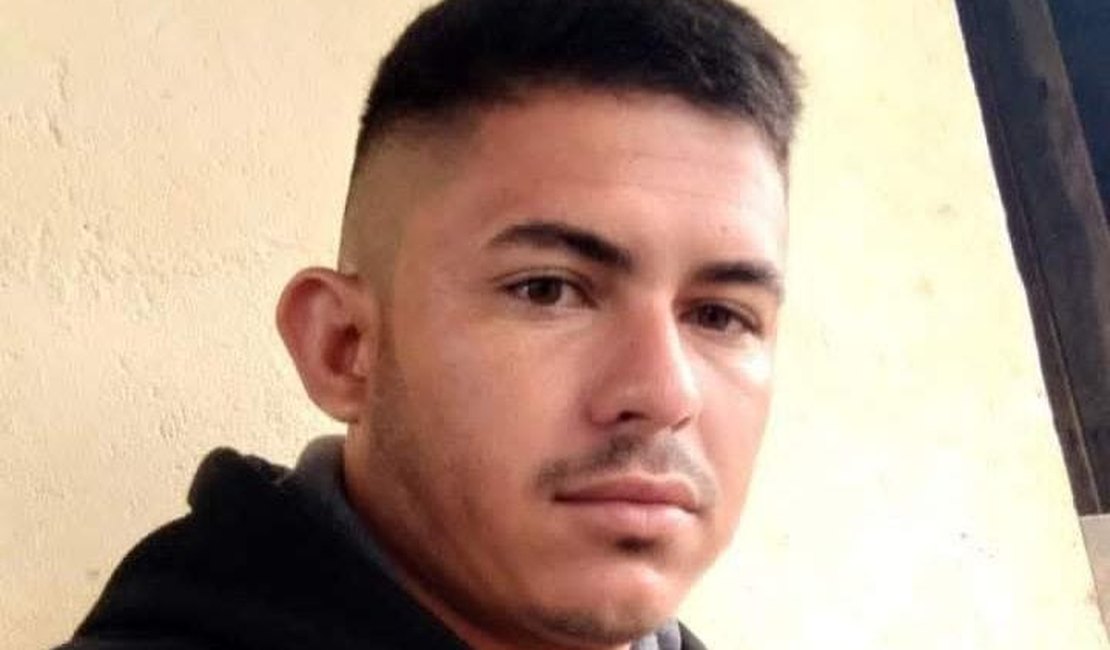 Motociclista não consegue desviar a tempo e morre ao atingir cavalo em Carneiros, AL