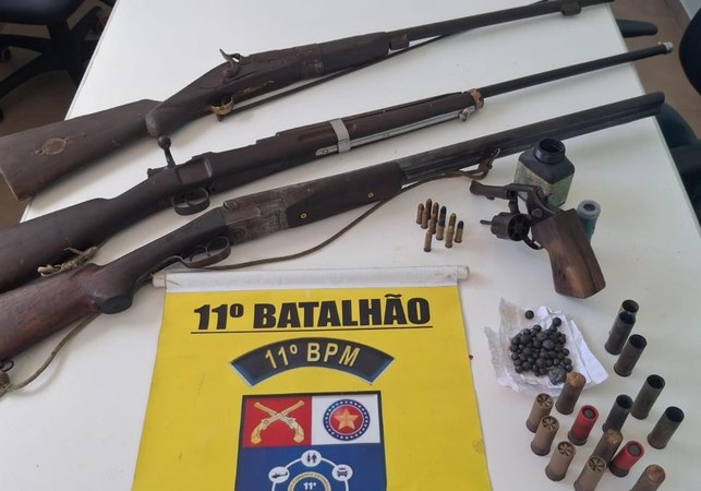Homem é preso pela Polícia Militar com armas e munições no interior de Alagoas