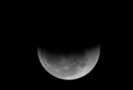 Eclipse parcial da Lua poderá ser visto hoje em todo o Brasil