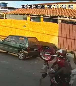 Vídeo mostra momento em que criança de 5 anos é atropelada por motociclista em Minas Gerais