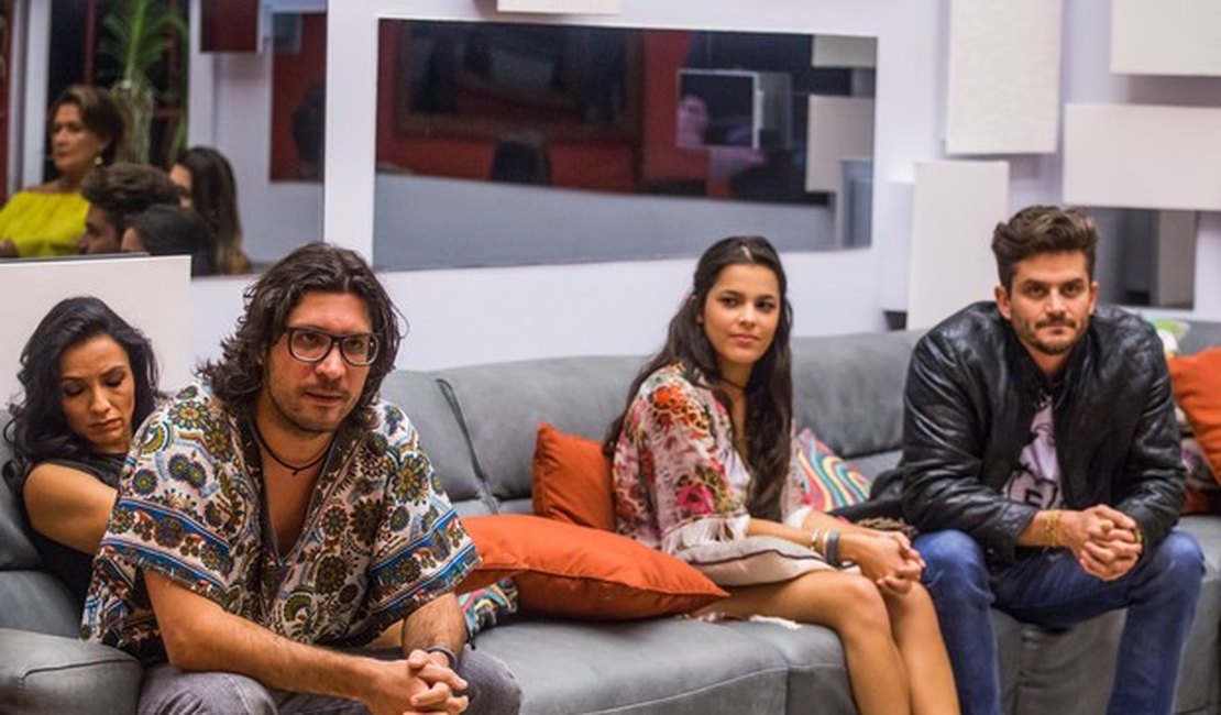 Pai de Emilly fala sobre filha ter sido chamada de 'verme': 'Jogo muito baixo'