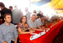 Célia e Yale participam de encontro de prefeitos em Paripueira