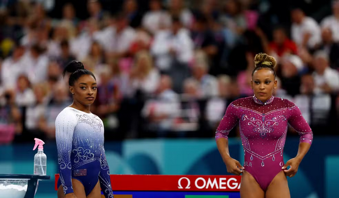 Rebeca Andrade, Júlia Soares e Simone Biles ficam fora do pódio da final de trave em Paris 2024