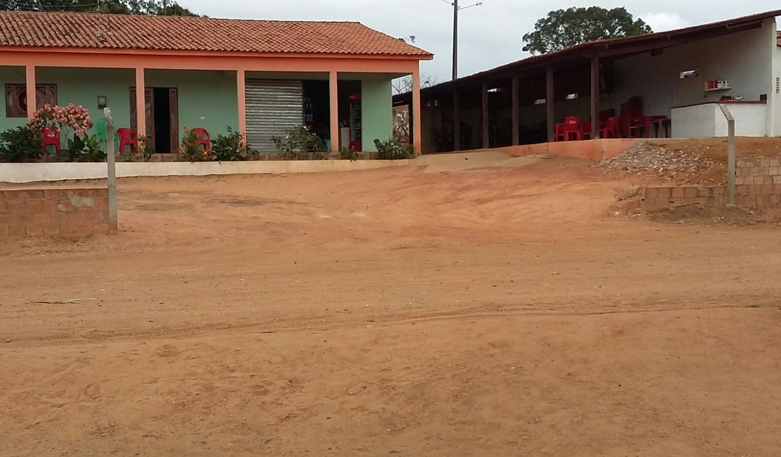 Quatro criminosos fazem arrastão na casa de empresário arapiraquense