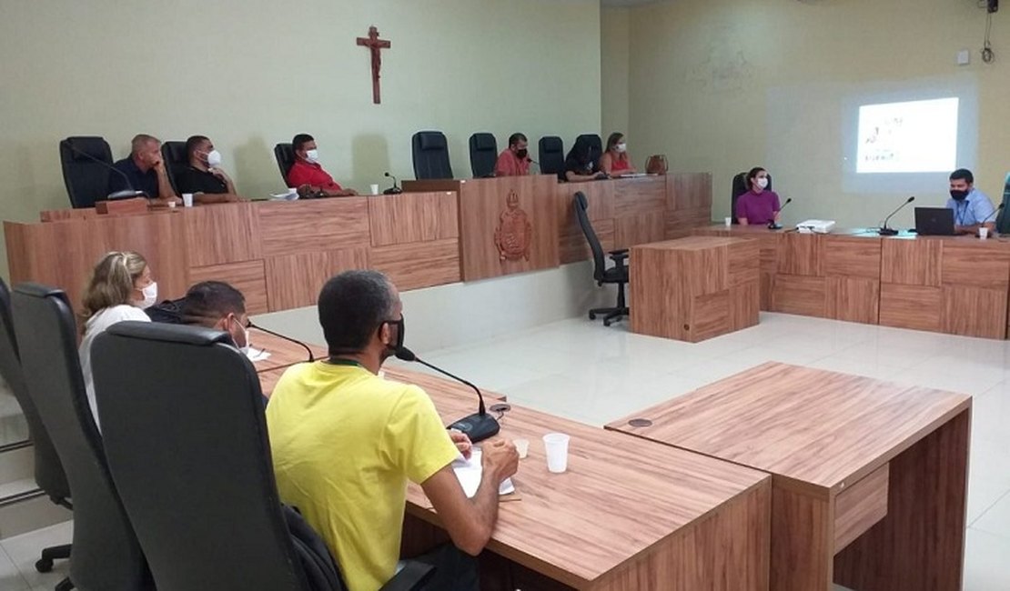 IBGE expõe plano do Censo para representantes da Prefeitura de Penedo e vereadores