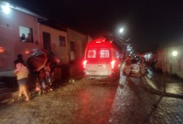 Alvejado junto com mãe no Manoel Teles, jovem morre após ser socorrido para o HEA