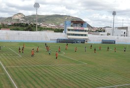 Coruripe faz treino de reconhecimento de campo no estádio Cornélio de Barros