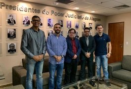 Delegado de Arapiraca cobra ao TJAL a retirada dos veículos amontoados no pátio da 4ªDRP