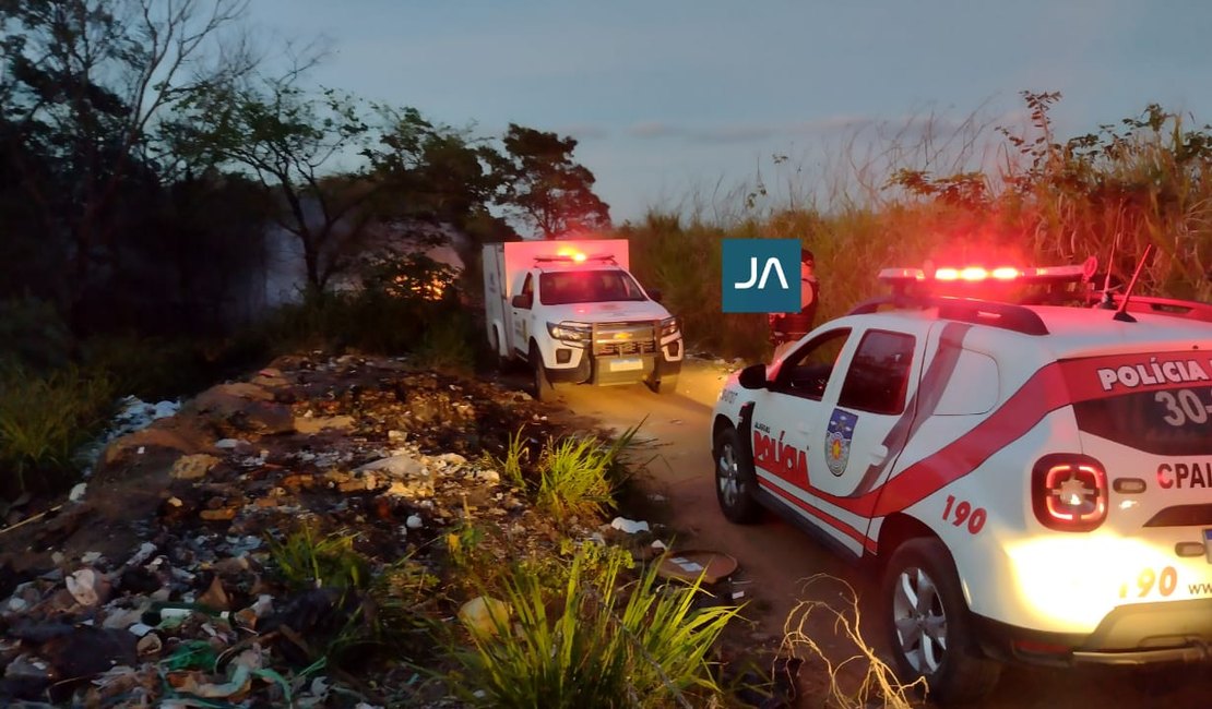 Vídeo. Populares encontram duas ossadas humanas em lixão na zona rural de Arapiraca
