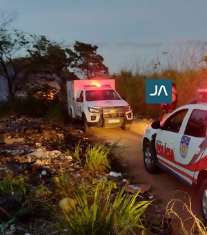 Vídeo. Populares encontram duas ossadas humanas em lixão na zona rural de Arapiraca