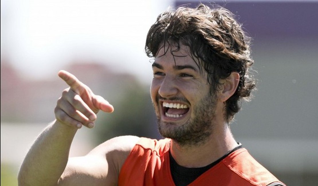 Queens Park Rangers entra na briga para contratar Alexandre Pato