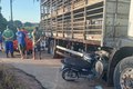 Acidente entre moto e caminhão deixa dois feridos na zona rural de Arapiraca