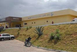 Criança é feita de escudo durante tiroteio entre bandidos e fica gravemente ferida em Inhapi