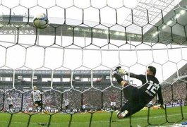 Com dois de pênalti, Corinthians vence clássico contra o São Paulo