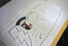 Polícia Militar apreende drogas, celulares e simulacro de pistola em operações em Delmiro Gouveia e Arapiraca