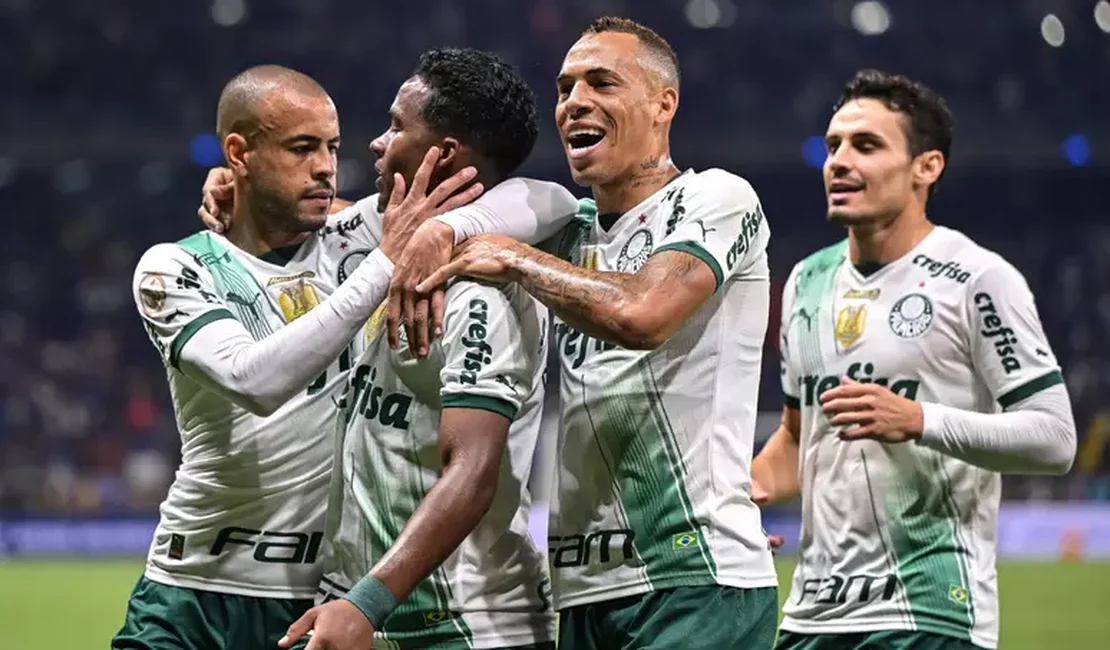 Palmeiras empata com o Cruzeiro e é campeão brasileiro pela 12ª vez