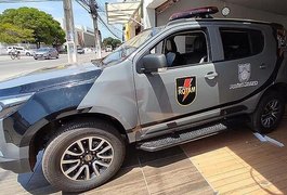 Tiroteio entre policiais e traficantes termina com um baleado, em Jacarecica