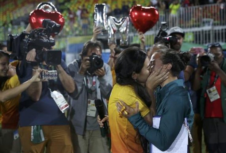 Com pedido de casamento gay, Rio 2016 dá visibilidade à causa LGBT