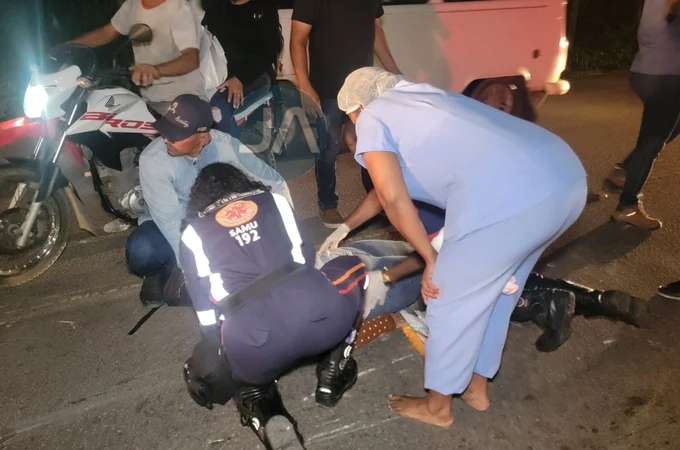Colisão entre carro e moto deixa mulher ferida na AL-110, em Arapiraca