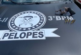 Adolescente armado tenta fugir e é apreendido por policiais do 3° Batalhão no Manoel Teles