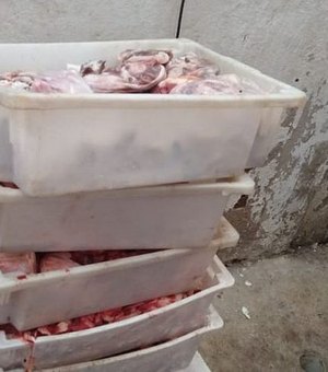 Fiscalização apreende mais de mil quilos de carne fora da validade em Maceió