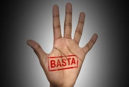 Polícia indicia ex-professor por injúria racial, perseguição e ameaça, em Alagoas