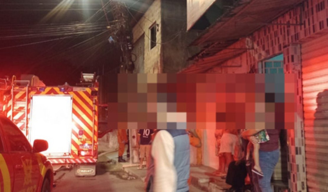 Curto-circuito em tomada causa princípio de incêndio em sobrado no Manoel Teles