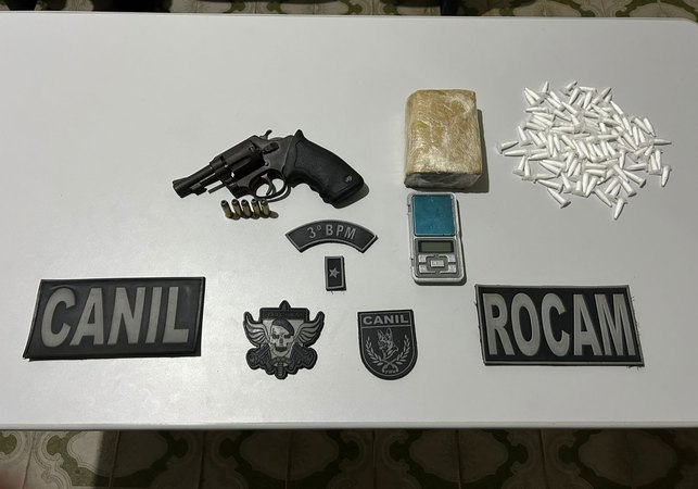 Ação policial prende suspeito de homicídio e apreende drogas e arma, em Arapiraca