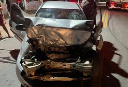 Colisão traseira deixa motorista ferido na AL-220, em Olho D'Água do Casado