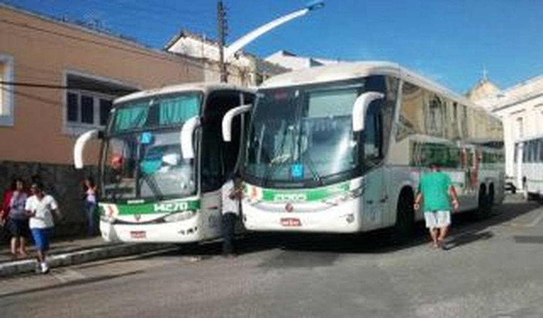 Passageiros de três ônibus interestaduais são assaltados na BR 101