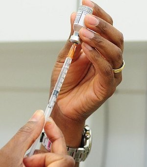 Saúde prevê oferecer 300 milhões de doses de vacina contra Covid-19 em 2021; entenda
