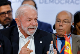 PT celebra áudios de Flávio, prepara bombardeio nas redes sociais e quer viralizar ‘BolsoMaster’