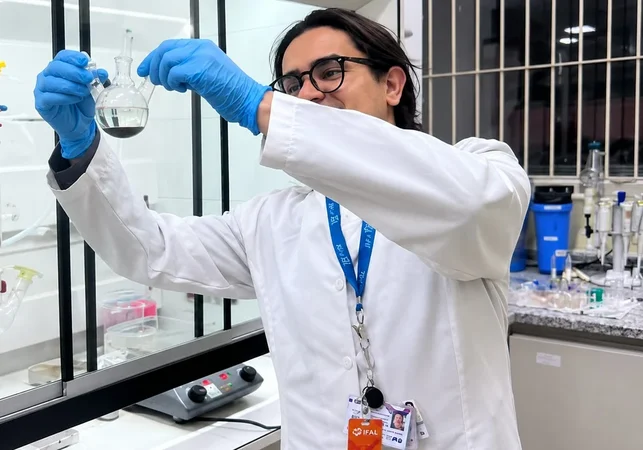 Cientista da USP natural de Girau do Ponciano desenvolve fórmula contra o câncer de próstata: 'A educação abre portas'