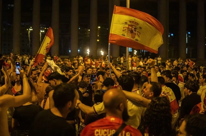 Adolescente de 13 anos morre durante comemoração do título da Espanha