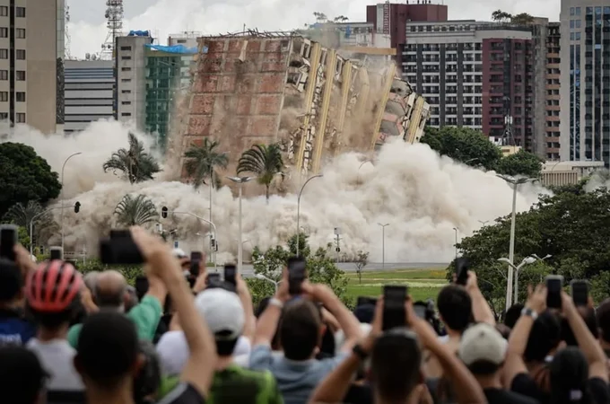 VÍDEO: Torre Palace, tradicional hotel de luxo de Brasília, é implodido com 165kg de explosivos