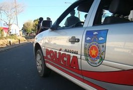 Representante comercial tem carro arrombado e pertences furtados