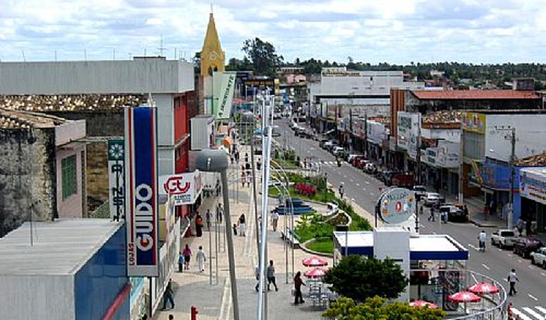 Criminosos utilizam fardamento de empresa para assaltar estabelecimento em Arapiraca