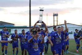 Cruzeiro de Arapiraca estreia em competições profissionais com título e vaga na elite do futebol alagoano