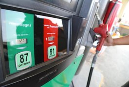Preço médio da gasolina termina a semana em queda e bate menor valor em 6 meses