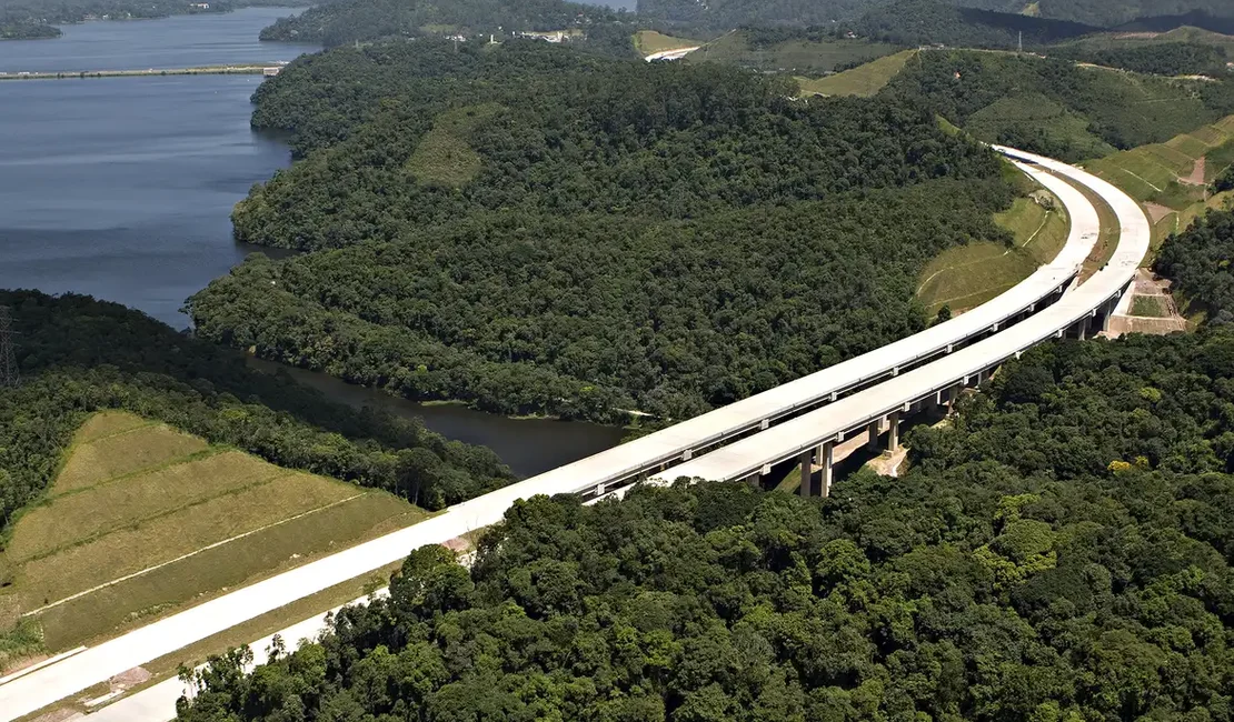 Caminhão interdita Rodoanel em São Paulo e PM é acionada